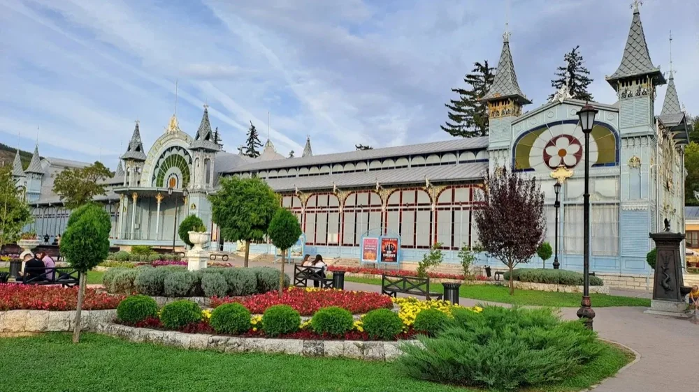 Цветник, Эолова арфа, Китайская беседка